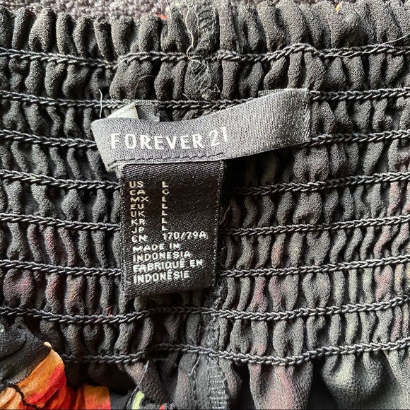 Stretchy rose patterned shorts - Picture 3 of 3